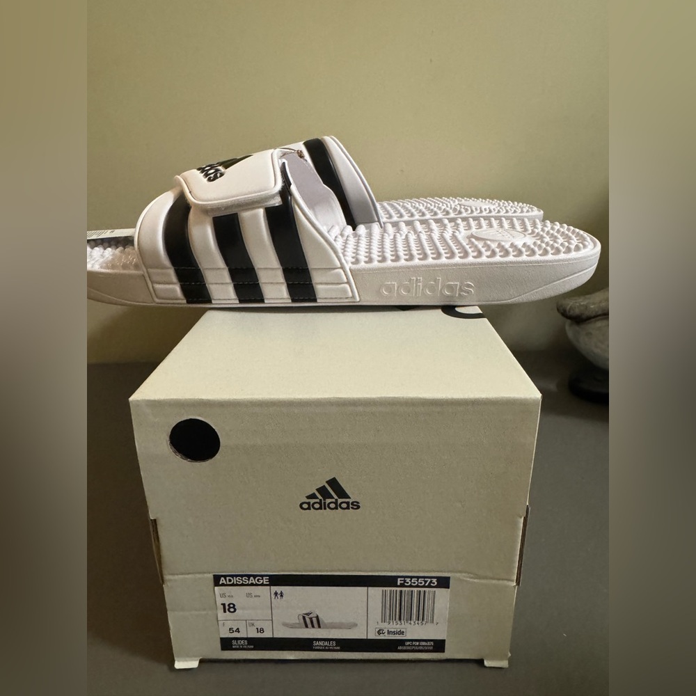 Mens Adidas Slides Sandals NWT - Picture 4 of 4